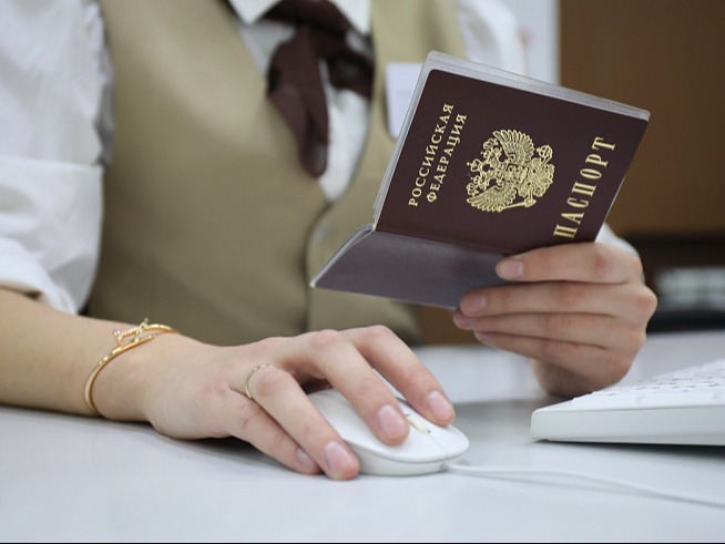 Участники СВО и их близкие могут подать заявку на переобучение и поиск работы в Приморье через любое отделение МФЦ, сообщает www.primorsky.ru.