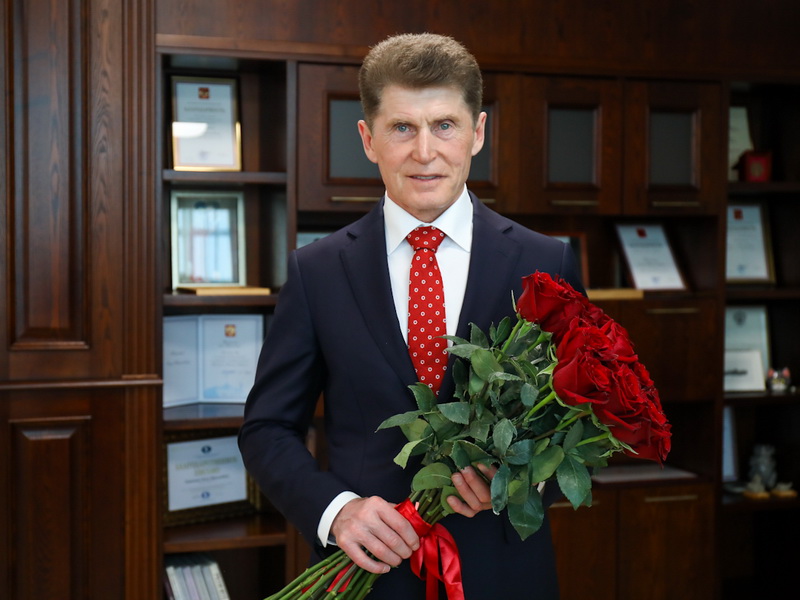 Поздравление Губернатора Приморского края Олега Кожемяко с Днем матери.
