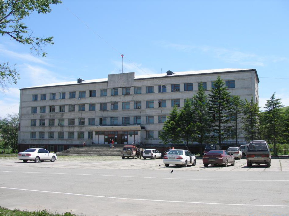Здание администрации Хасанского муниципального округа.