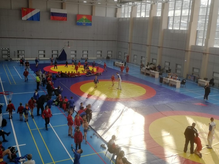 Первенство Хасанского района по самбо прошло в спорткомплексе "Олимп" в Славянке.