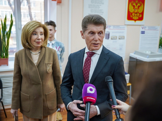 Олег Кожемяко поблагодарил приморцев за беспрецедентную активность при участии в выборах Президента России. Олег Кожемяко поблагодарил приморцев за беспрецедентную активность при участии в выборах Президента России.