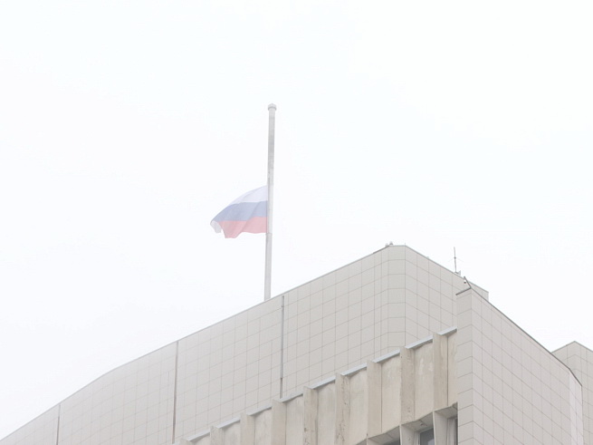 Приморье присоединилось к национальному трауру по погибшим в теракте в Подмосковье.