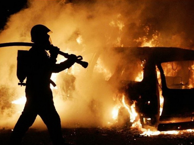 Новогодние пожары: в Хасанском округе горели машина, мусор и жилой дом.