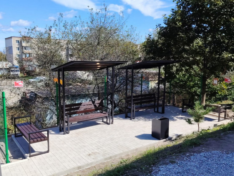 ТОС обустраивает двор в интересах жильцов.