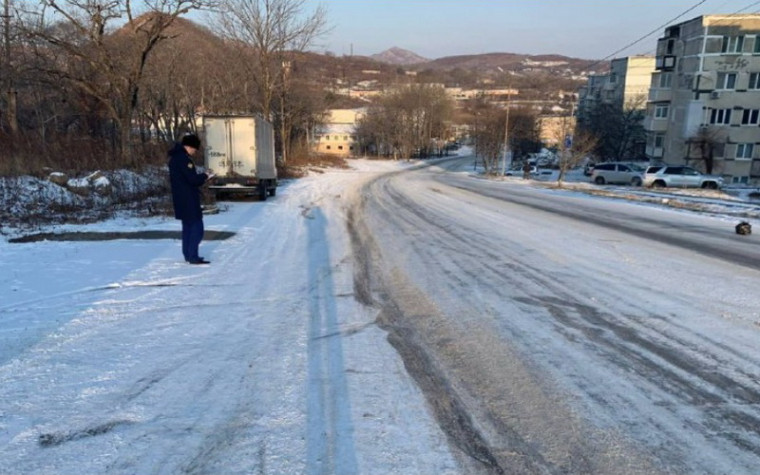 Прокуратура Хасанского района организовала проверку ликвидации последствий снежных осадков на территории муниципального округа.
